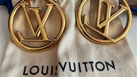 ต่างหู louis vuitton มือสอง|Louis Vuitton earrings.